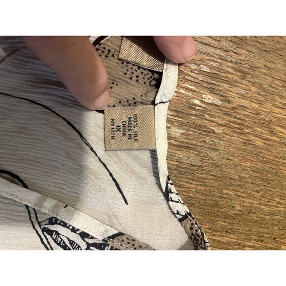 I. E. 100% Silk Sheer V-Neck Blouse, Short Sleeve, Size 1XL, Cream, Multicolored - Picture 3 of 5